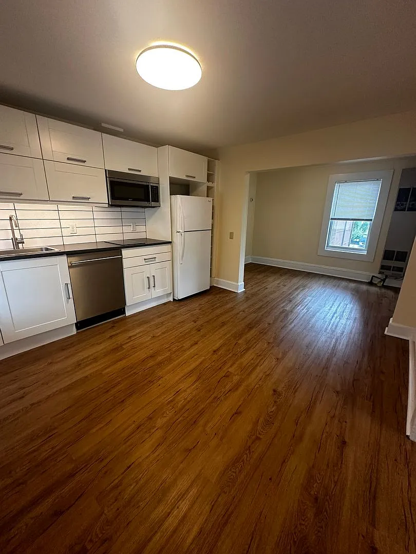 9 Lakeview Terrace — Photo 1