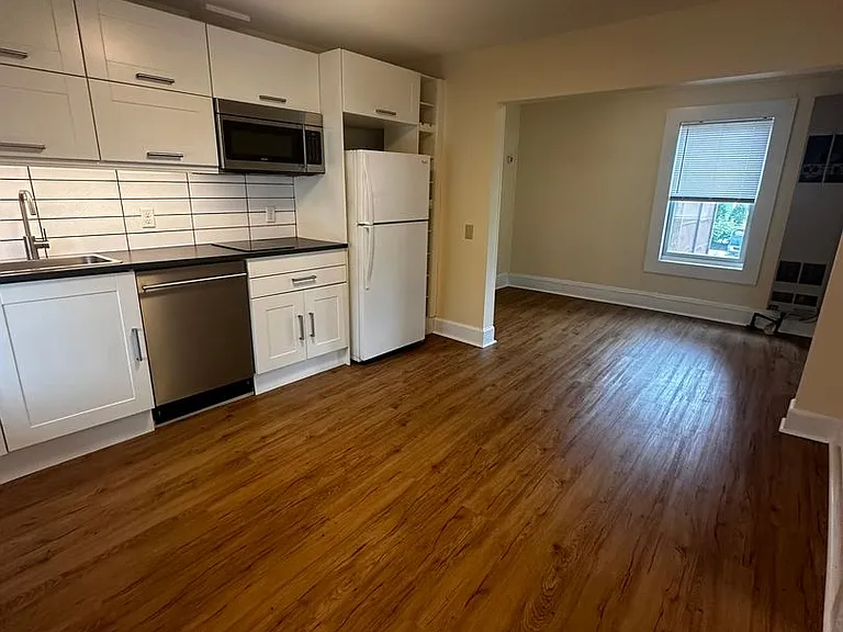 9 Lakeview Terrace — Photo 1