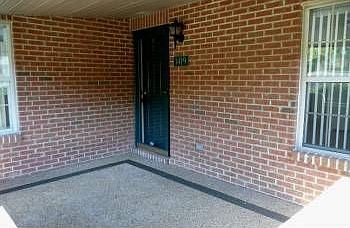 3rd image of 1419 Greenbriar Dr