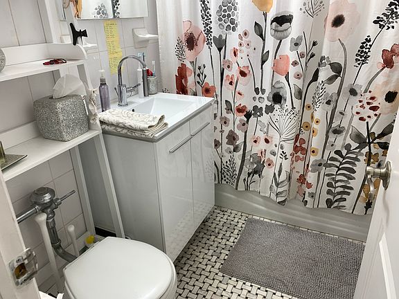 5th image of 1170 Ocean Ave APT 1E