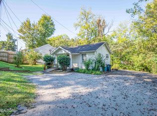 705 W Inskip Dr, Knoxville, TN 37912
