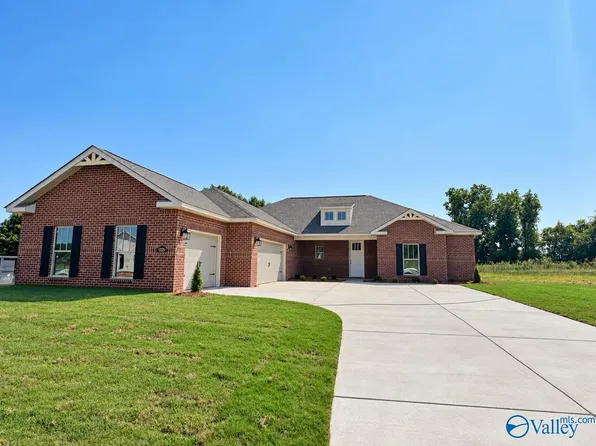 1225 Starling Dr, Decatur, AL 35603