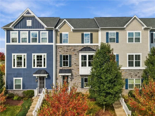 1003 Mohawk Ln, Mars, PA 16046