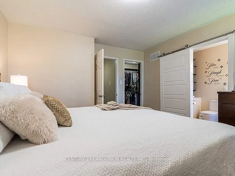 117 Gatwick Dr — Photo 9