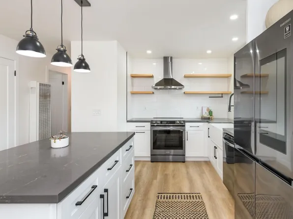 1411 Casa Buena Drive #32, Corte Madera, CA 94925