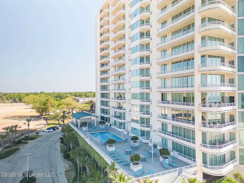 2060 Beach Blvd #103