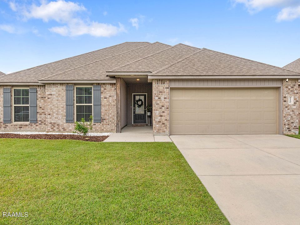 1st image of 220 S Lakepointe Dr