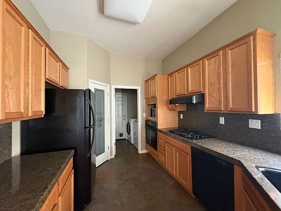 4th image of 325 Ellison Ct