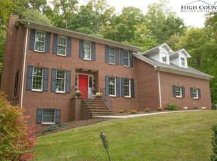 127 Hillside Ln, Jefferson, NC 28640