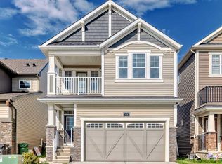 43 E Carrington Cres NW, Calgary, AB T3P 1N6