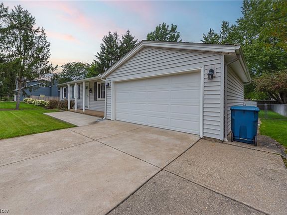 3rd image of 25386 Tyndall Falls Dr