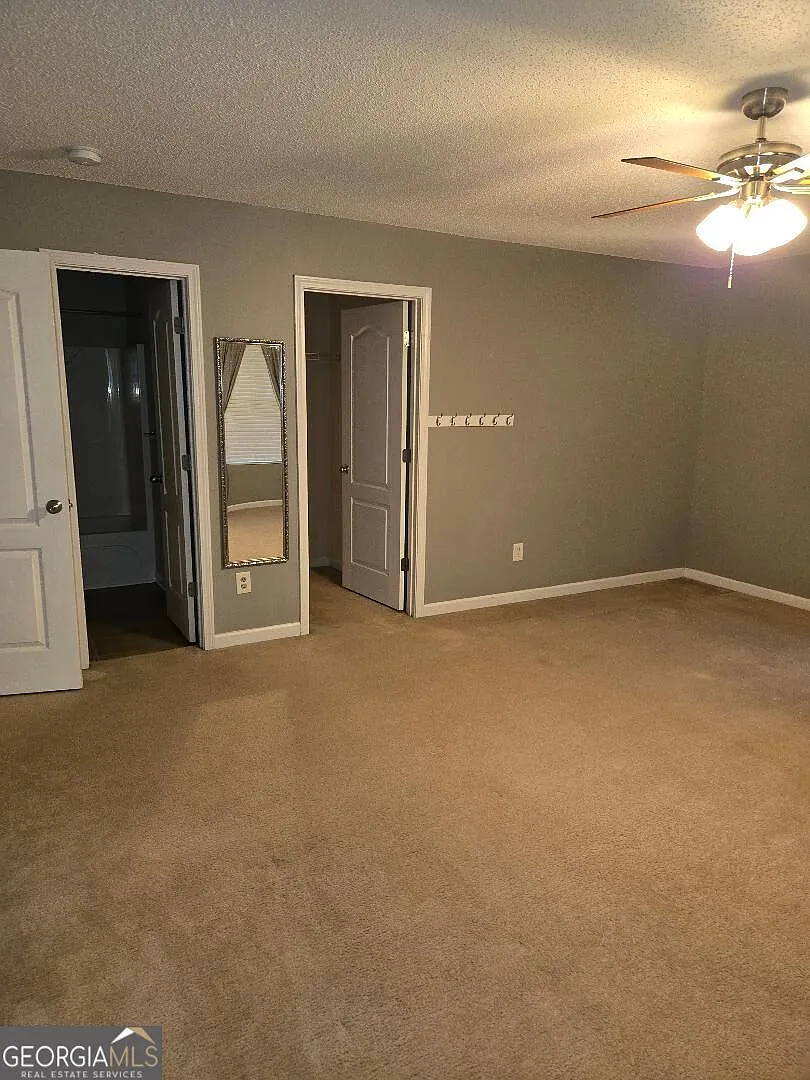 3 bed, 3.0 bath, 1500 sqft, $700 — Photo 2