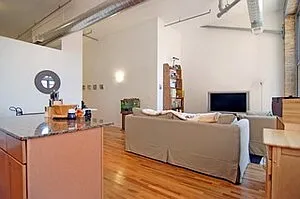 824 W Superior St #410 — Photo 7