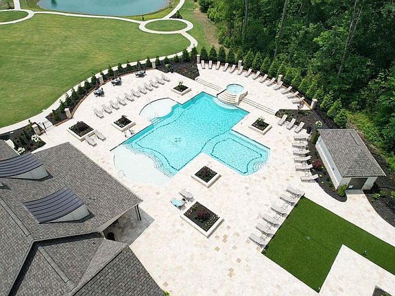 4th image of 7014 Chesterton Way