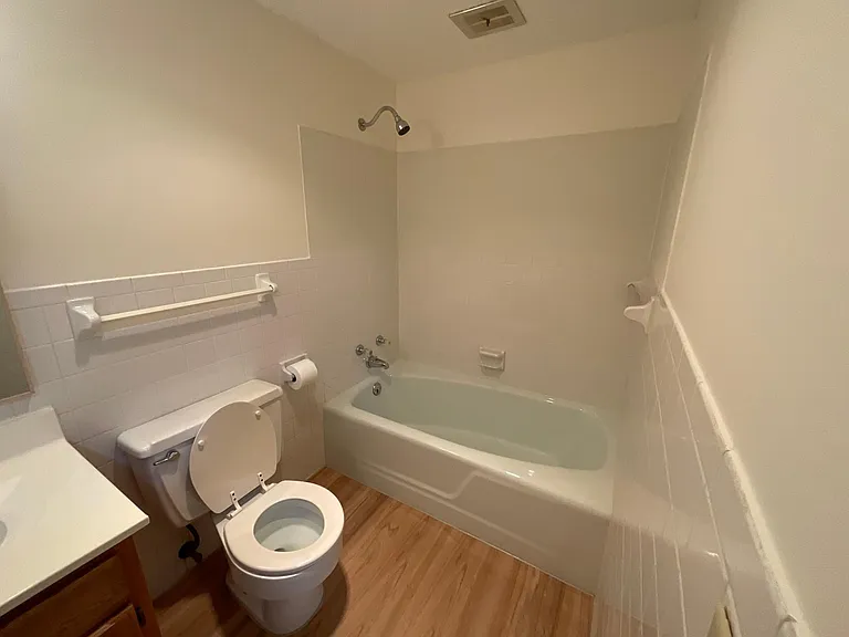 408 Cone St — Photo 9