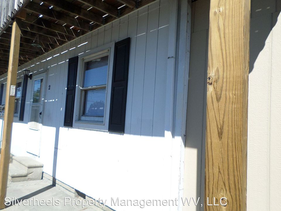 2nd image of 1403 Broadway Ave APT 2