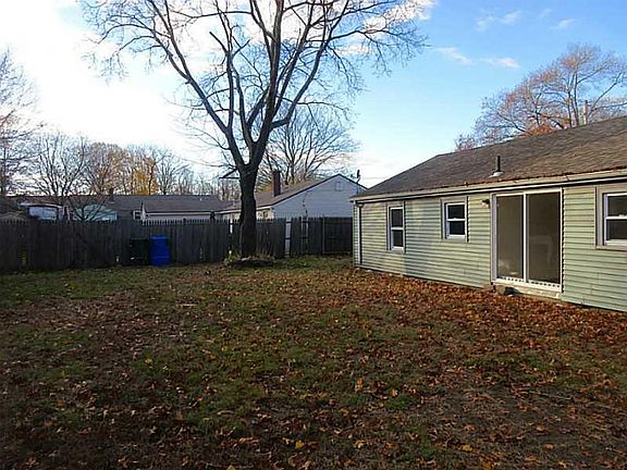 4th image of 60 Carlson Cir