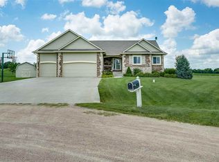 15111 W Shadow Lakes Ct, Wichita, KS 67223