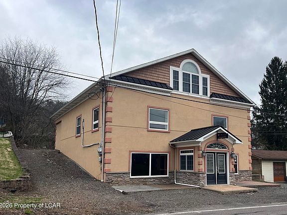 2nd image of 197 Courtdale Ave