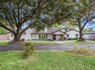 205 W Bayou Dr, Dickinson, TX 77539