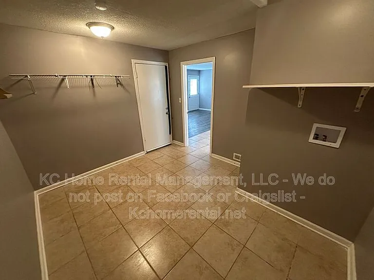 7803 E 107th St — Photo 13