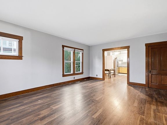 3rd image of 225 N 2nd St
