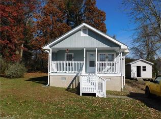 111 Holly Tree Cir, Hendersonville, NC 28792