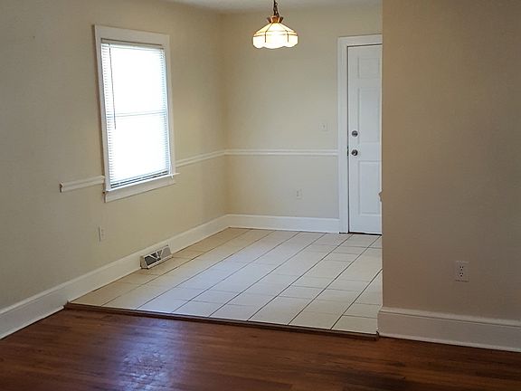 3rd image of 3 Berea Dr