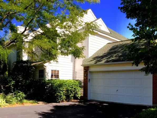 101 N Woodbury Ln, Lake Bluff, IL 60044