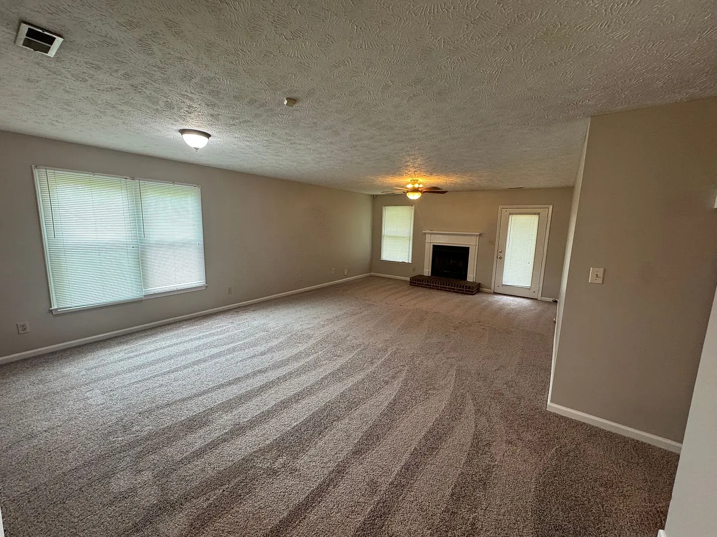 For Rent - 3 bedroom Close to Ft Bragg — Photo 3
