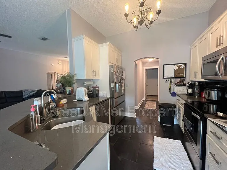 3352 Shelley Dr — Photo 43
