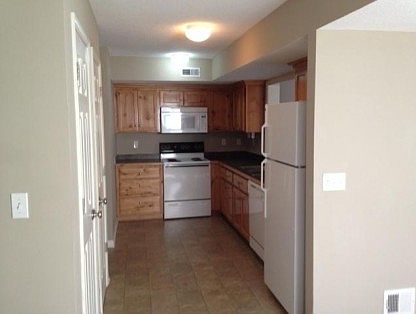 3rd image of 142 S Whilshire Dr