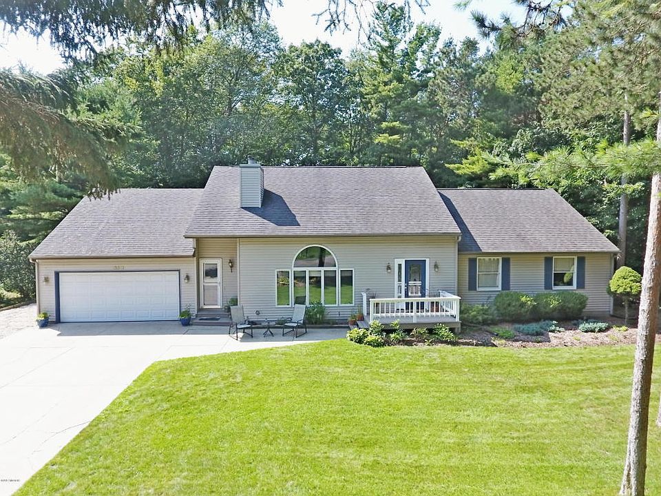 1st image of 13327 Greenleaf Ln