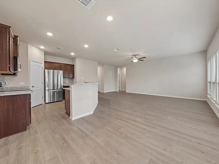 7445 Garden Glen Dr — Photo 11