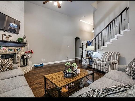 3rd image of 242 Hillstone Dr