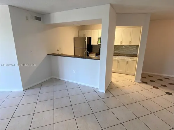 7035 NW 186th St APT D305, Hialeah, FL 33015