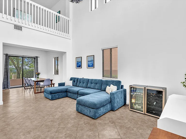 2414 Venetian Way — Photo 3