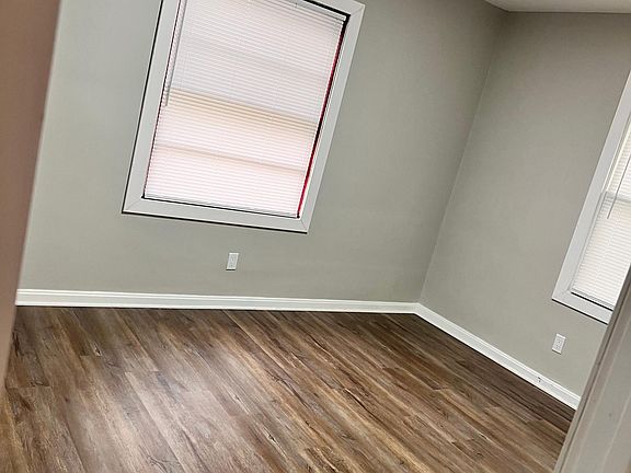 5th image of 1070 Burkhardt Ave