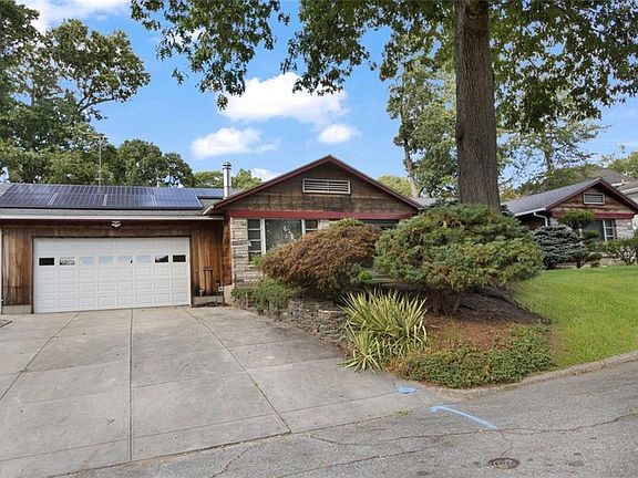 2nd image of 6 Coldbrook Ct