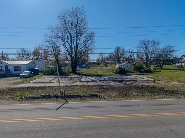 226 E Clinton Avenue, Seymour, MO 65746