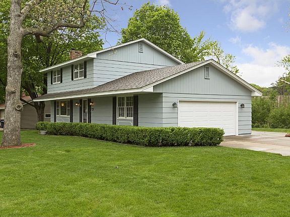 2nd image of 4652 Deerwood Dr