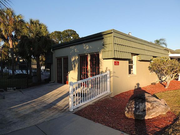4th image of 1799 N Highland Ave #111