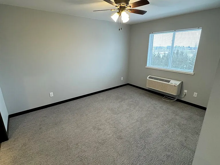 7758 Adrina Dr — Photo 40