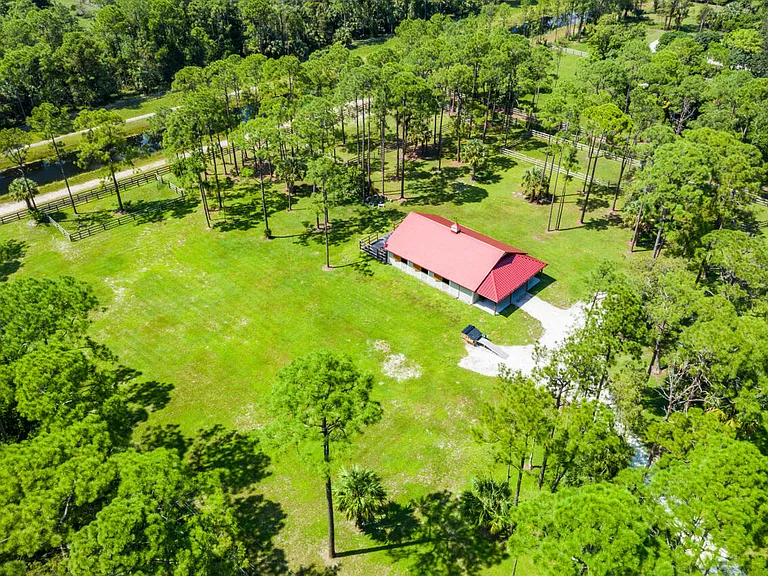 1835 Stallion Dr #STALLS — Photo 15