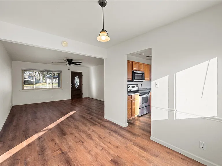 6040 Graystone Dr — Photo 13