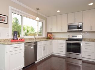2023 Seven Pines Dr, Saint Louis, MO 63146