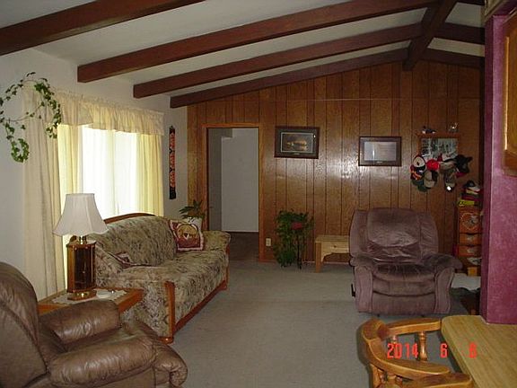 4th image of 303 Smith Dr