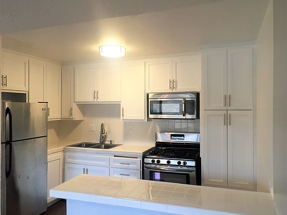 3rd image of 1320 S St Andrews Pl APT 313