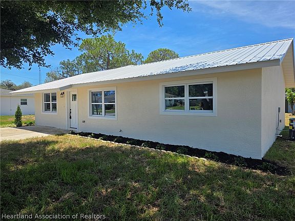 3rd image of 206 Quail Ave