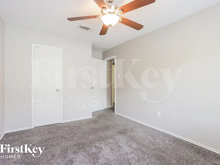 2911 Cypress Island Dr — Photo 10